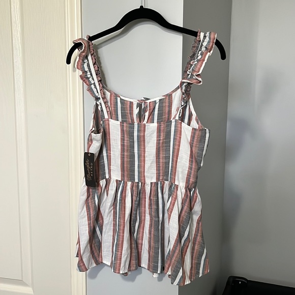 Meet your Posher, Megan - Picture 2 of 5